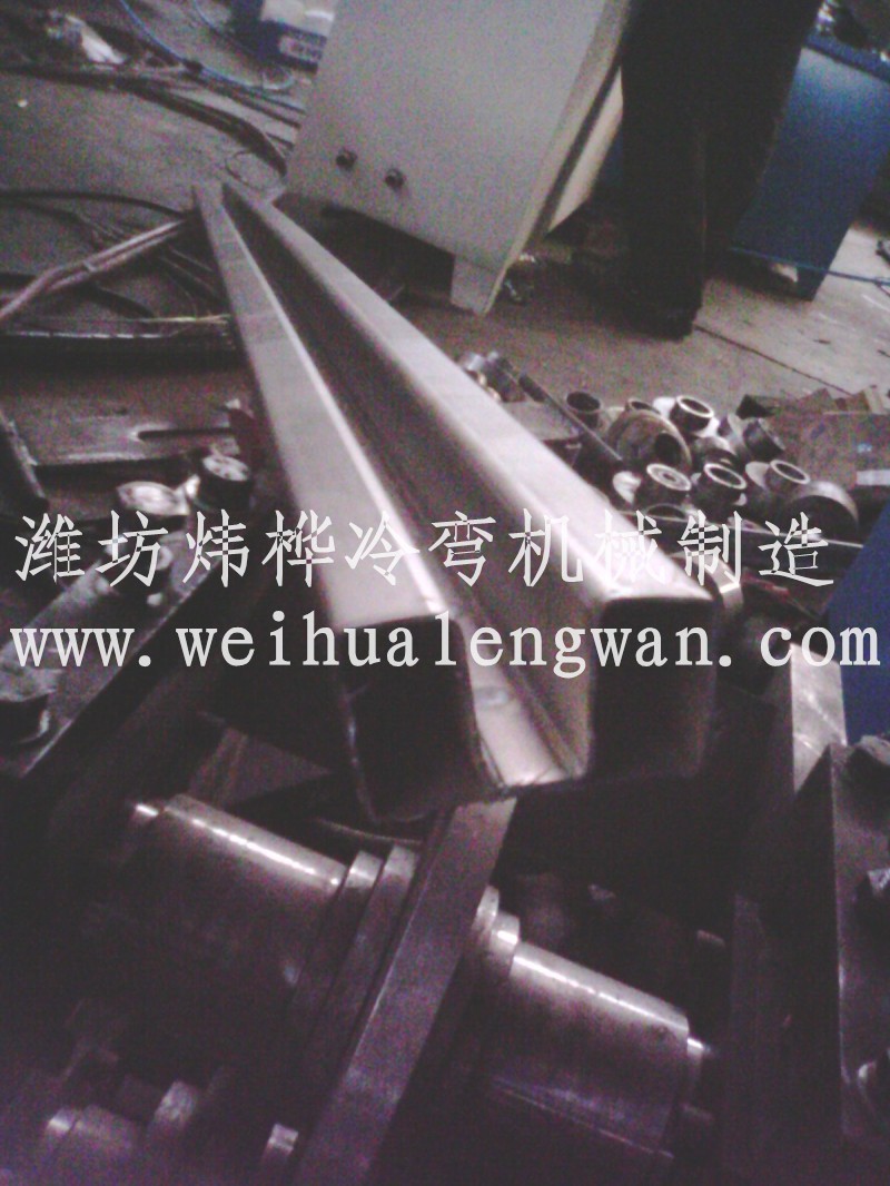 汽車(chē)防撞梁的作用