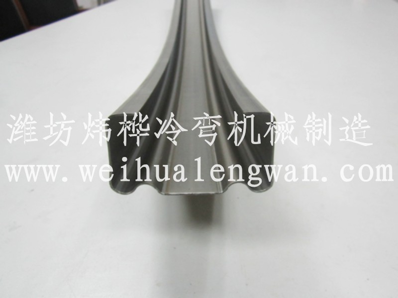 汽車(chē)防撞梁的作用