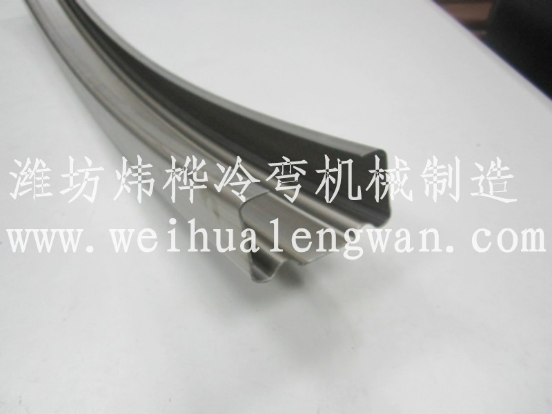 汽車(chē)防撞梁的作用