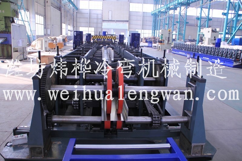 全自動(dòng)一次成型橋架設(shè)備簡介