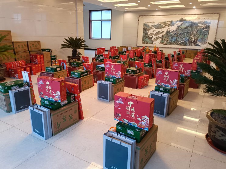 濰坊煒樺冷彎機械制造有限公司祝大家新春快樂，龍年大吉